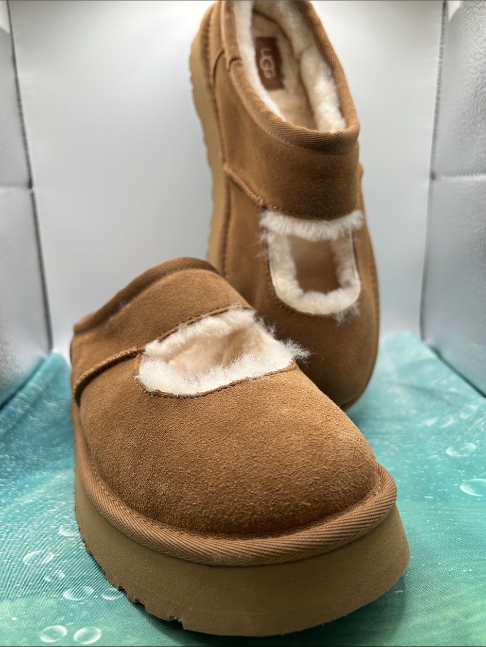 UGGS Ladies Bea Mary Jane Clog Chestnut Suede, Sherling & Peek-A-Boo Size 5 W